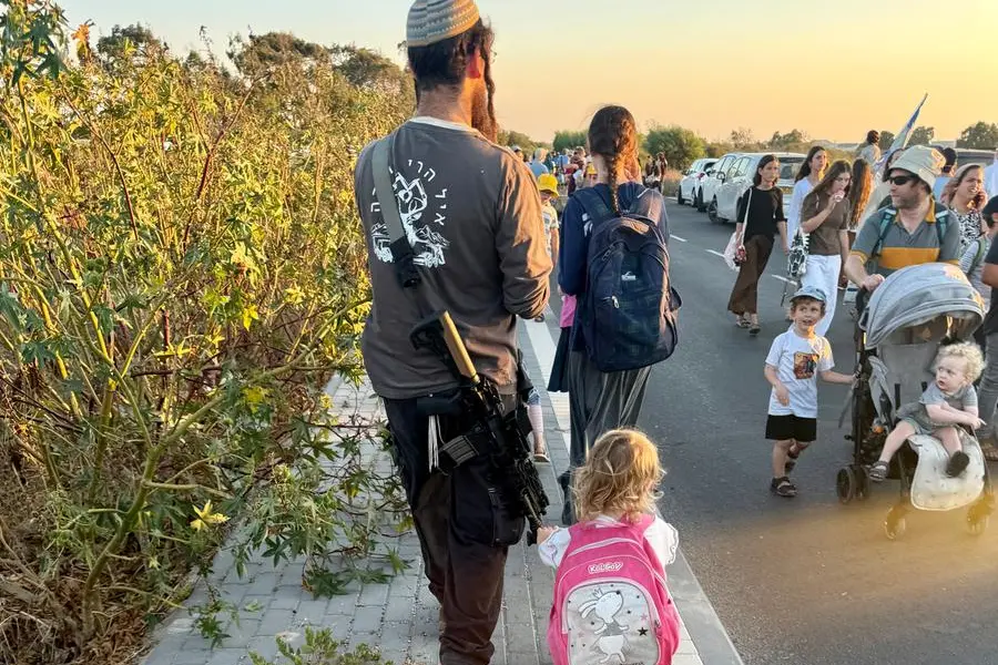 La marcia dei coloni israeliani verso Gaza