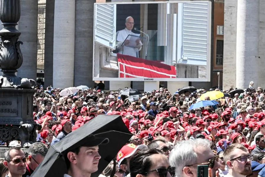 Il Papa al Regina Coeli in piazza San Pietro. , ANSA