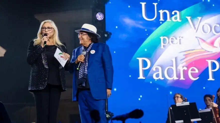 Chi sono i cantanti che si esibiranno stasera in diretta su Rai 1 in \"Una voce per padre Pio\"