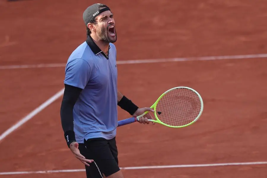 epa13009505 Matteo Berrettini of Italy celebrates winning his Men's round of 16 match against Juan Manuel Cerundolo of Argentina at the French Open Grand Slam tennis tournament at Roland Garros in Paris, France, 01 June 2026. EPA/MOHAMMED BADRA