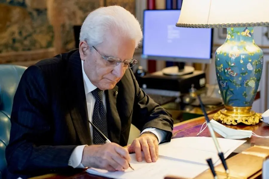 Il Presidente della Repubblica Sergio Mattarella ha firmato tre decreti di grazia. Roma, 7 ottobre 2026. ANSA/UFFICIO STAMPA +++ UFFICIO STAMPA QUIRINALE +++ FOTO NON IN VENDITA - DA USARE SOLO PER FINI GIORNALISTICI +++ NPK +++ , ANSA