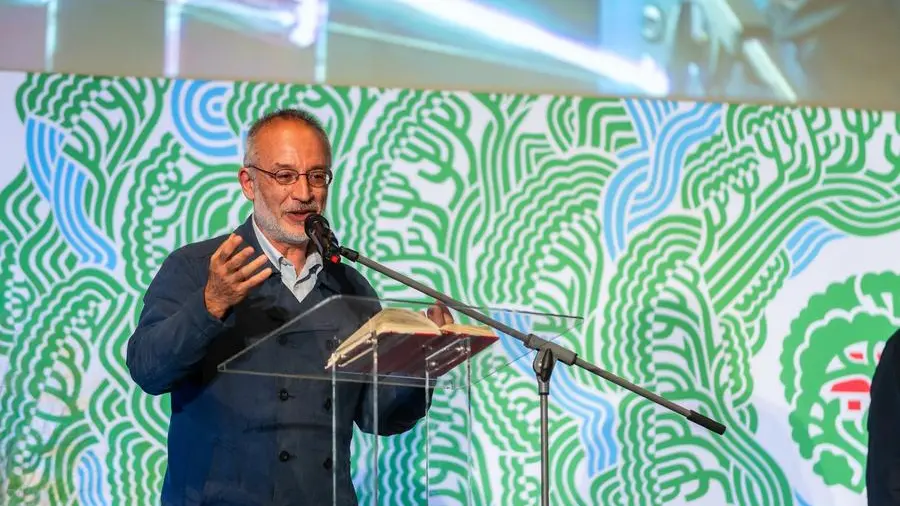 Stefano Mancuso: «Nelle sfide dell’oggi l’IA non ci salverà»