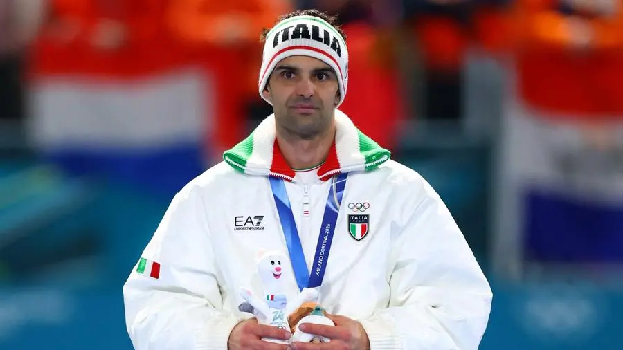 Un grande lavoro di squadra dietro le trenta medaglie dell'Italia. E il presidente del Coni risponde al pattinatore Andrea Giovannini: \"La pista lunga del ghiaccio di Milano non si smonta\"