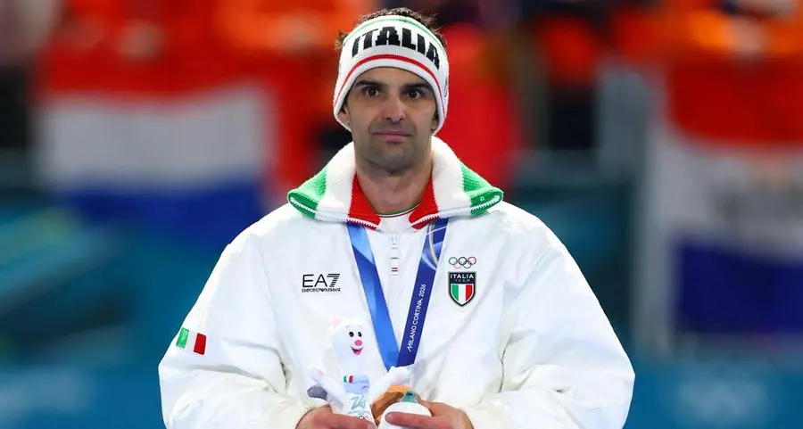 Un grande lavoro di squadra dietro le trenta medaglie dell'Italia. E il presidente del Coni risponde al pattinatore Andrea Giovannini: \"La pista lunga del ghiaccio di Milano non si smonta\"