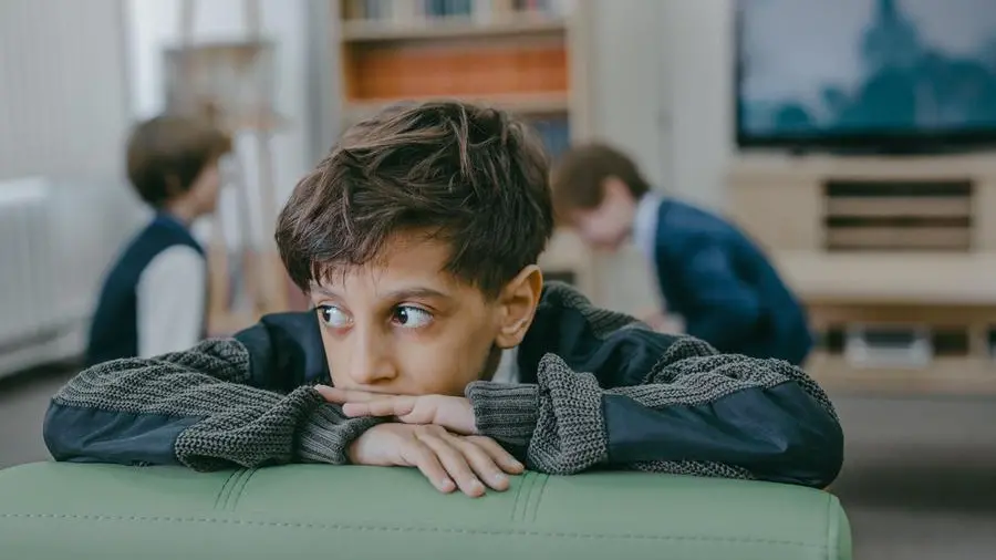 Chi chiamare in caso di bullismo? Chiedere aiuto non è “fare la spia”