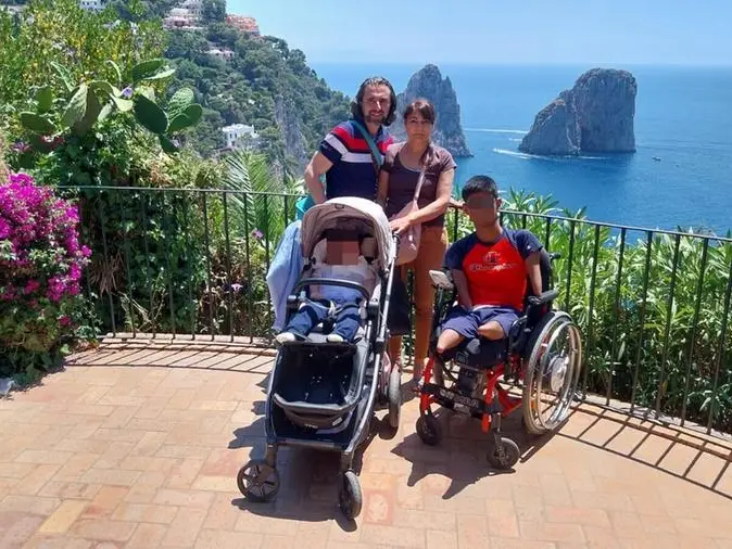 La storia di Tommaso e Pina, che hanno adottato due bambini disabili: «Essere genitori è una vocazione»