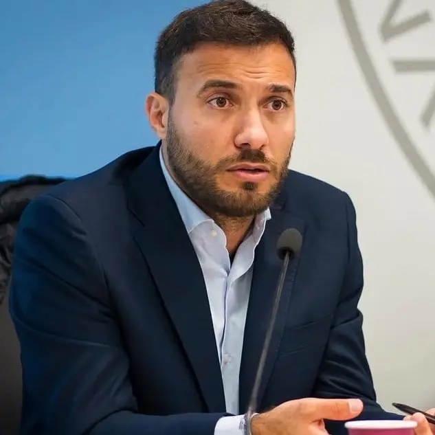 Gennaro Giudetti durante una conferenza su Gaza.