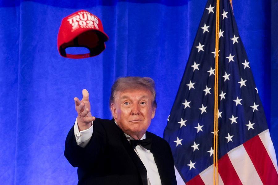 Trump declares war on the media and runs for a third term (prohibited by the US Constitution) Trump declares war on the media and runs for a third term (prohibited by the US Constitution)