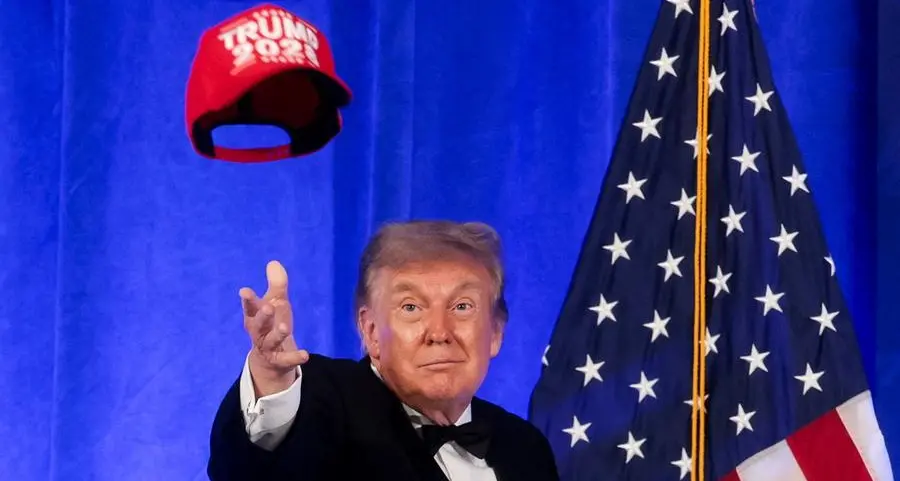 Trump dichiara guerra ai media e si candida per un terzo mandato (vietato dalla Costituzione americana)