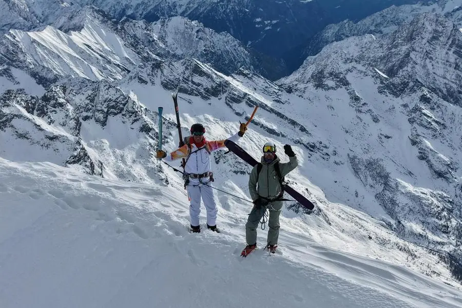 La fiamma olimpica di Milano-Cortina 2026 sul Monte Rosa, nel suo punto pi\\u00F9 alto, il 13 gennaio 2026 , ANSA