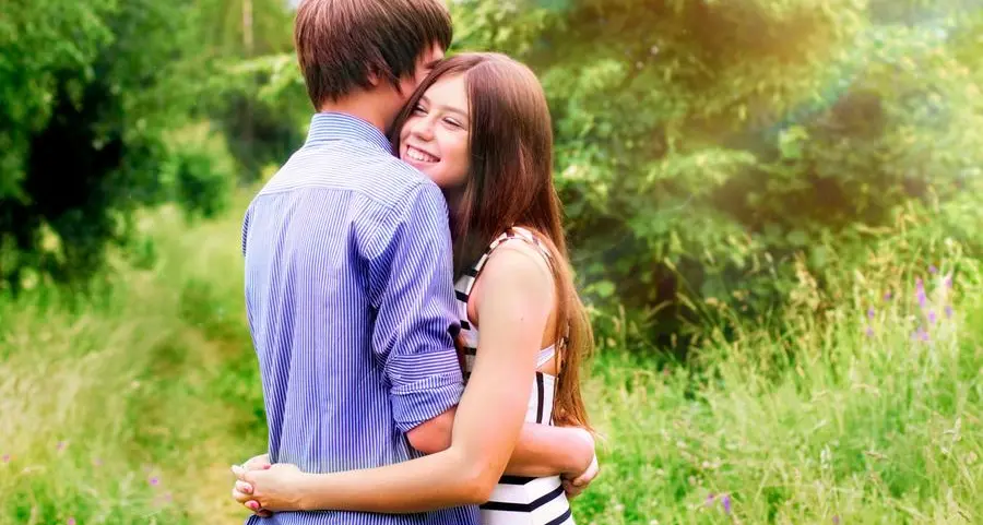 «Relazioni tossiche, narcisismo, partner violenti e “red flag”. Oggi bisogna difendersi dall’amore non desiderarlo»