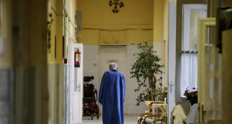 “Tra le membra spezzate, un germoglio”: la mostra che Lecco dedica ai malati in cura palliativa