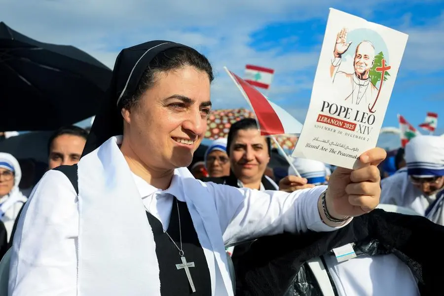 Una suora durante la Messa del Papa a Beirut