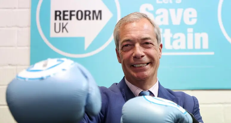 Il bidone della spazzatura che smaschera le menzogne e le debolezze di Nigel Farage