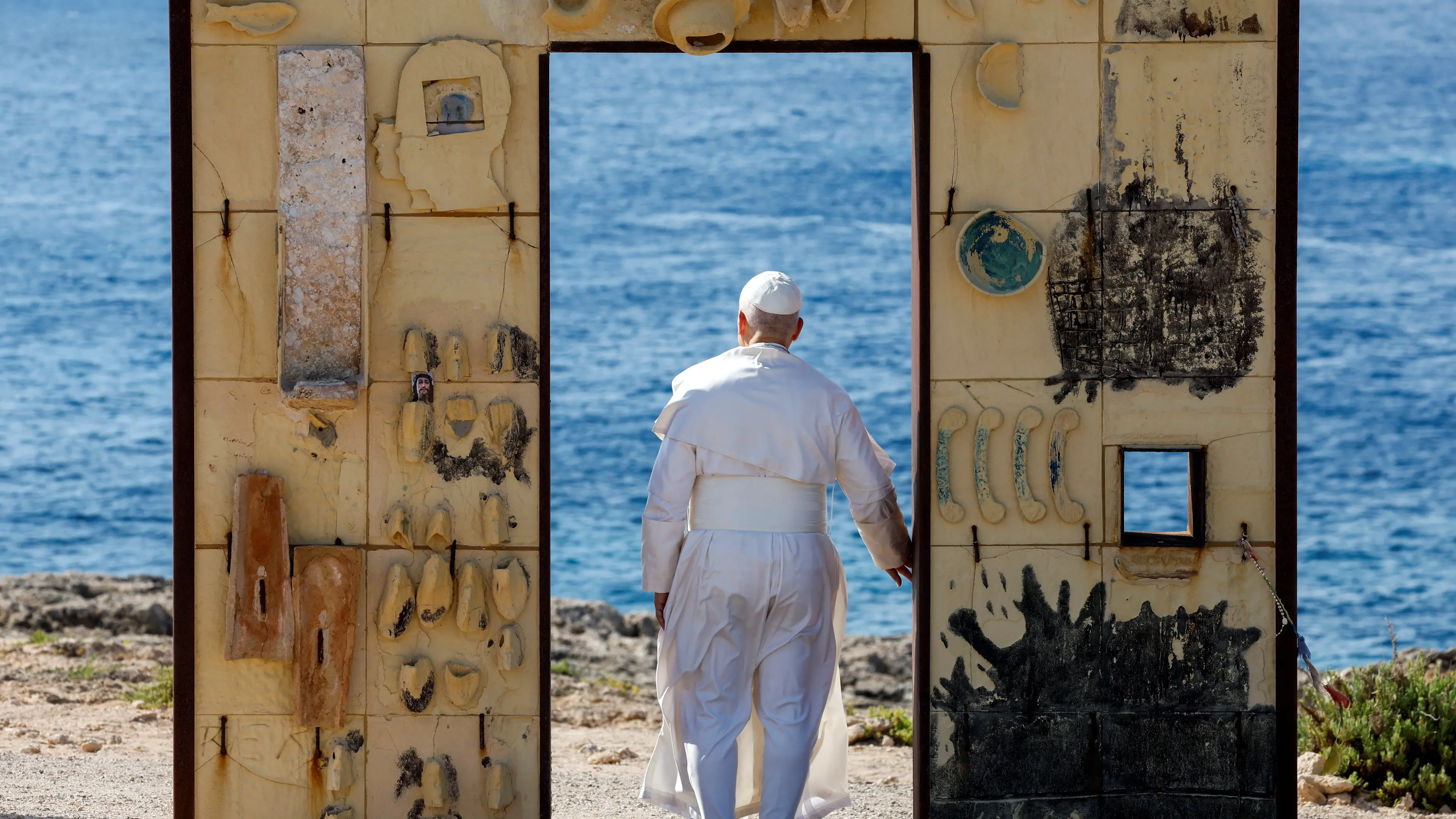 Il Papa a Lampedusa, il video racconto in un minuto della visita
