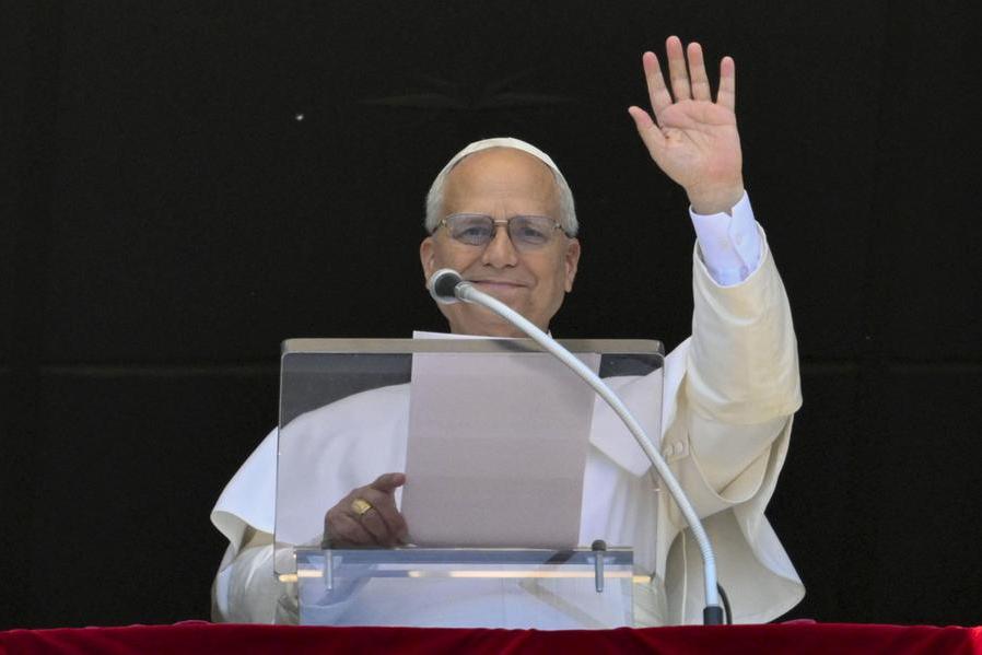 The Pope: «We pray for the Christians in China and for those who suffer because of the war» The Pope: «We pray for the Christians in China and for those who suffer because of the war»