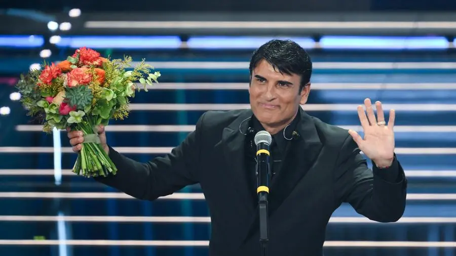 Monsignor Staglianò e la voglia di “per sempre” nelle canzoni di Sanremo