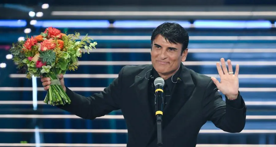 Monsignor Staglianò e la voglia di “per sempre” nelle canzoni di Sanremo