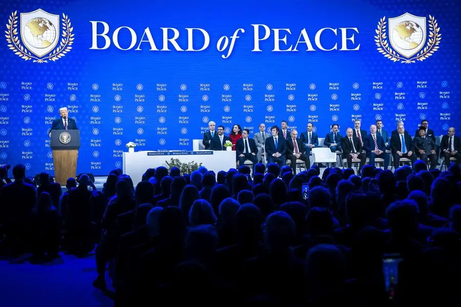 Donald Trump illustra il suo \\\"Board for Peace\\\" per Gaza al Forum di Davos