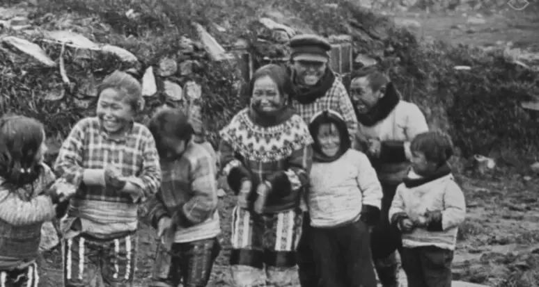Il grembo violato dell'Artico: il risarcimento della Danimarca alle donne Inuit a cui furono “rubati” utero e figli