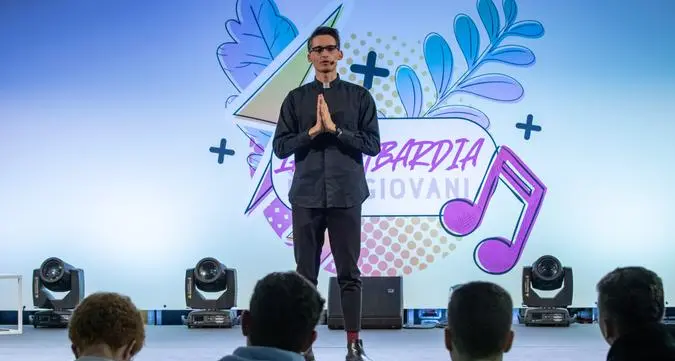 Don Alberto Ravagnani sulla scelta di lasciare il sacerdozio: «La vita da prete non mi bastava più. Il treno resta lo stesso, cambiano i binari»