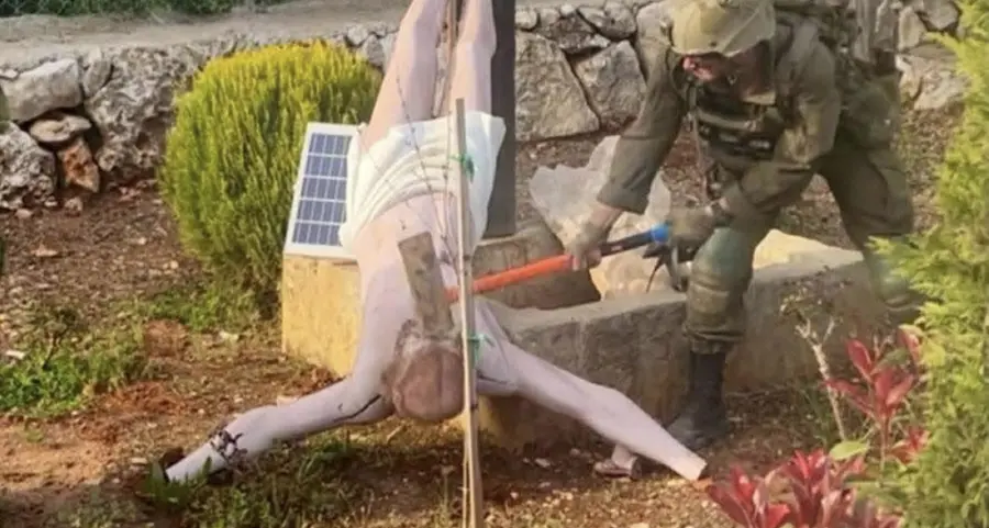 Soldato israeliano prende a martellate il crocifisso. Gli ordinari di Terra Santa: «Condanna dell’atto di profanazione, chiediamo una pace immediata»