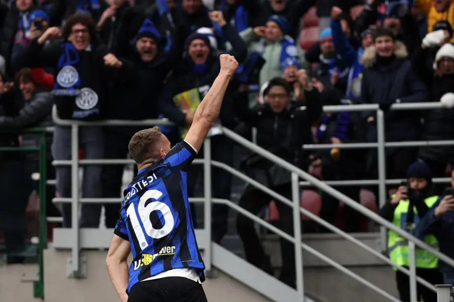 Inter Milan’s Davide Frattesi jubilates after scores goal of 2 to 1 during the Italian serie A soccer match between Fc Inter and Verona at Giuseppe Meazza stadium in Milan, 6 January 2024. ANSA / MATTEO BAZZI