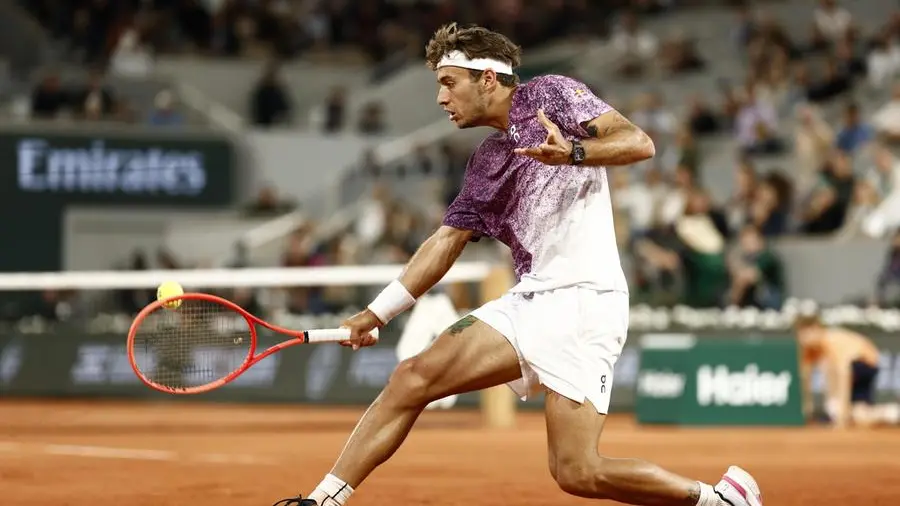 Cobolli batte Auger-Aliassime, comunque vada un italiano in finale a Parigi, anche senza Sinner