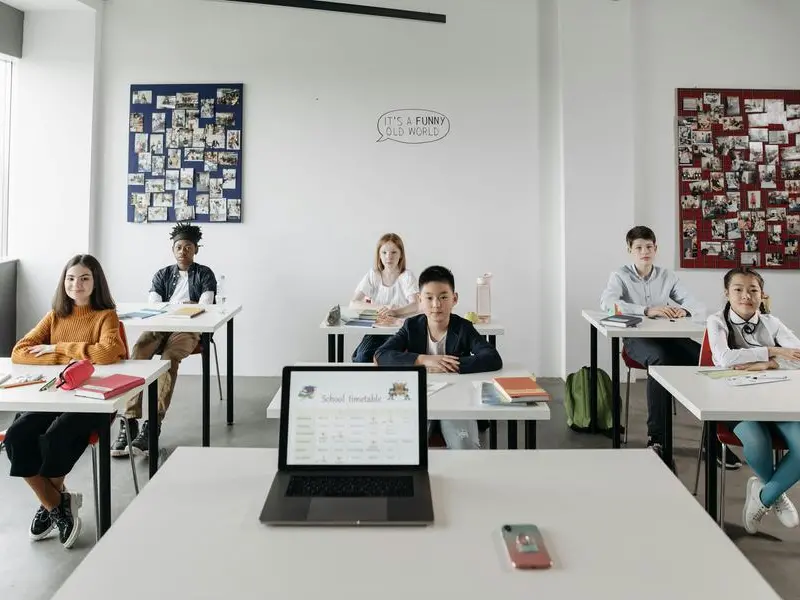 Scuola e Intelligenza Artificiale: «Temo l’AI nelle nuove linee guida dei licei»