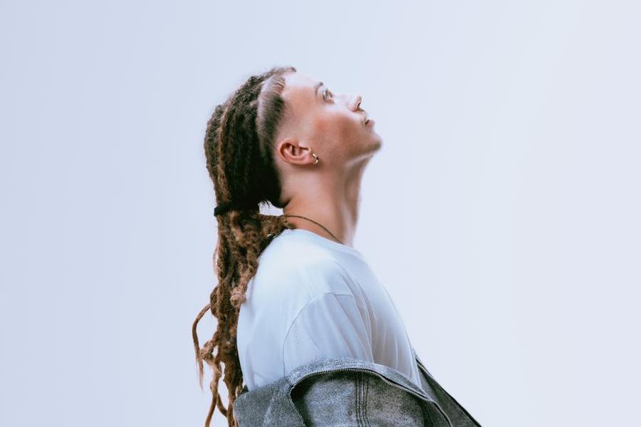 Who is Sayf, the young Italian-Tunisian rapper who competes in Sanremo and who knows how to look to the sky Who is Sayf, the young Italian-Tunisian rapper who competes in Sanremo and who knows how to look to the sky