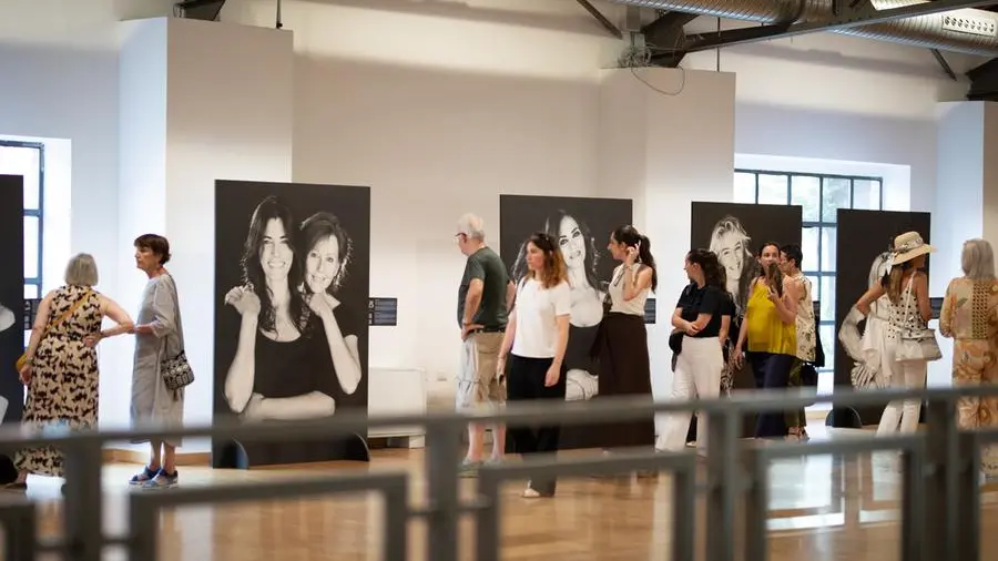 21 storie di donne unite dalla forza di rinascere in mostra a Milano