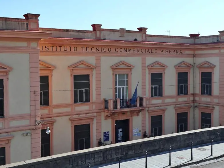 Una sola denominazione per le superiori: si utilizzerà il termine “liceo”. Sono d’accordo, ma se cambia davvero il sistema