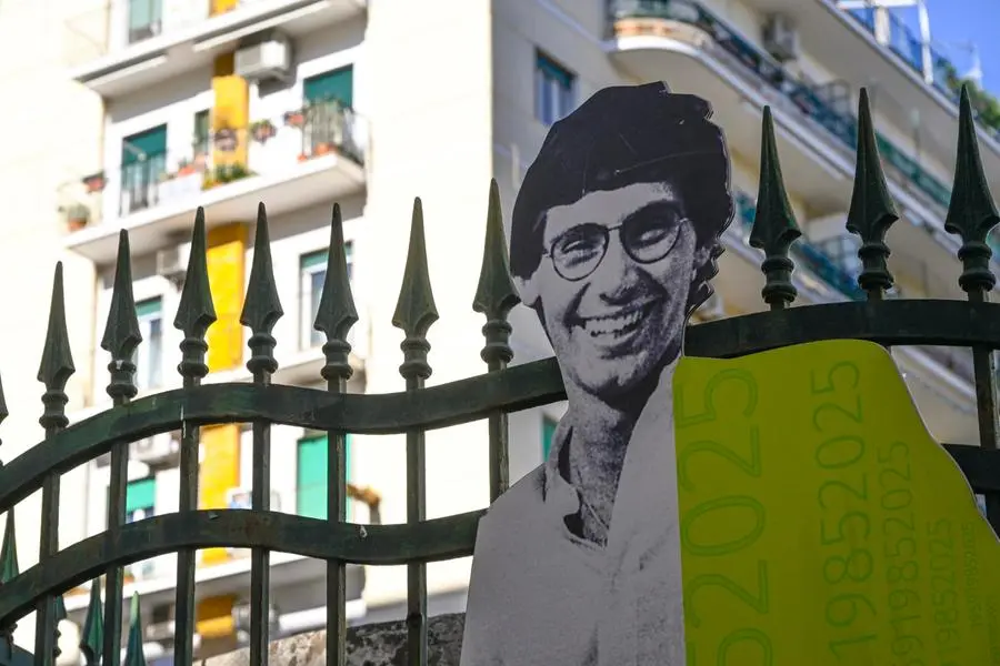 L'opera d'arte di Mauro Palumbo che ricorda Giancarlo Siani a Napoli