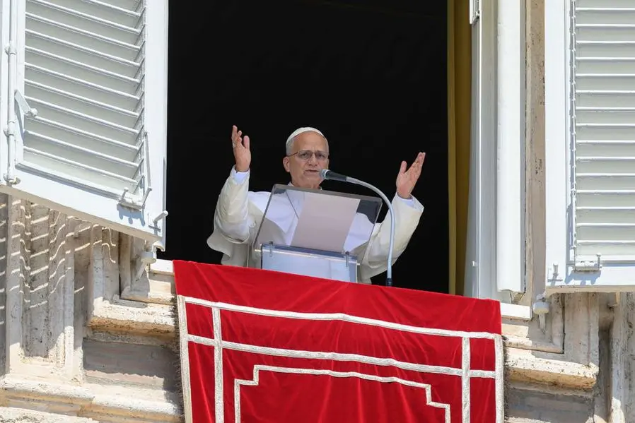 Il Papa durante l\\'Angelus rivolto ai fedeli dalla finestra del\\'appartamento del Palazzo apostolico@Vatican Media , ANSA
