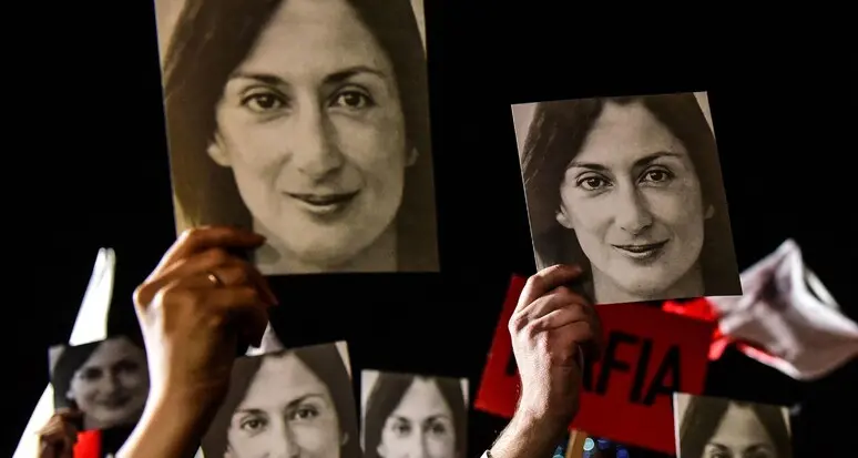 La bomba, le inchieste, il processo: nove anni dopo, l’attentato a Daphne Caruana Galizia non ha ancora un colpevole