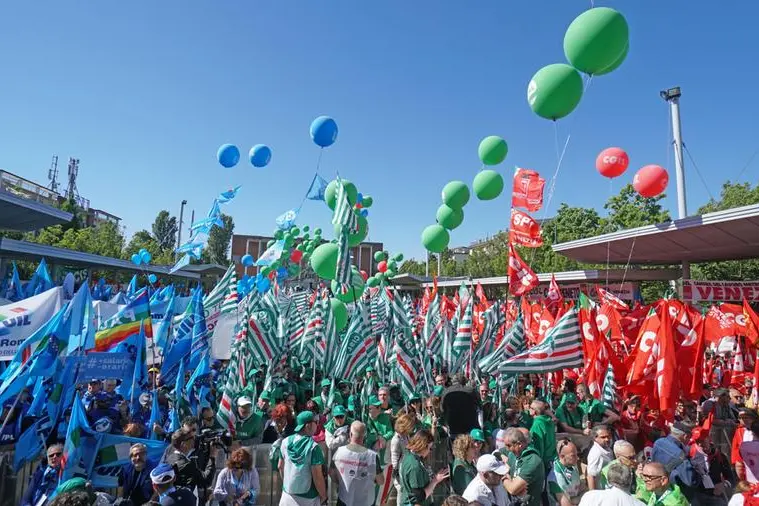 La manifestazione nazionale di Cgil, Cisl e Uil per il Primo maggio a Marghera (Venezia), 1 maggio 2026. , ANSA