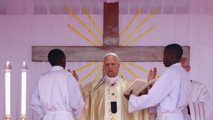 Papa Leone in Angola: «Quando l’ingiustizia corrompe il cuore, il pane di tutti diventa possesso per pochi»