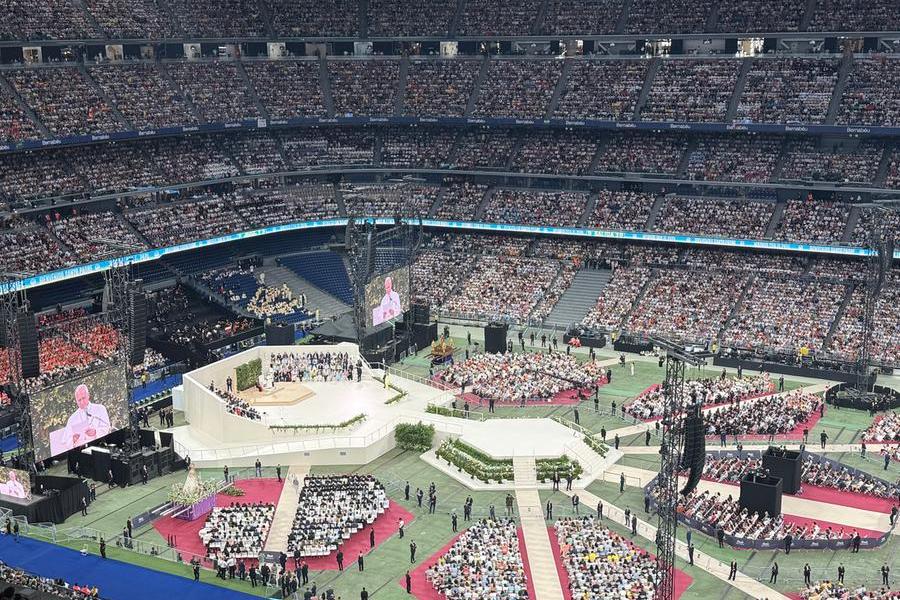 The Pope to the people of Madrid: «Be an open Bible, speak the language of love that makes everyone feel at home» The Pope to the people of Madrid: «Be an open Bible, speak the language of love that makes everyone feel at home»