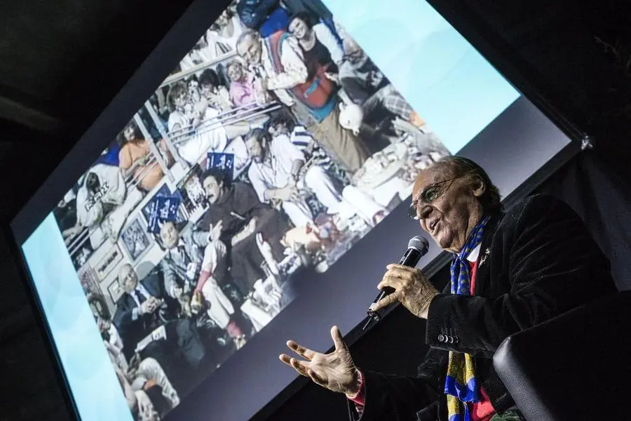 Renzo Arbore nel 2016 durante l\\'incontro sul programma \"Quelli della Notte\" , ANSA