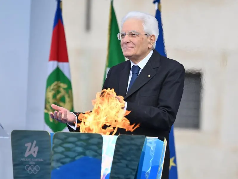Si accende la fiamma di Milano Cortina 2026, Olimpiade unica ancor prima di iniziare