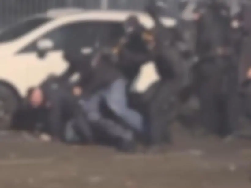 Pestaggio del poliziotto a Torino: condanna unanime