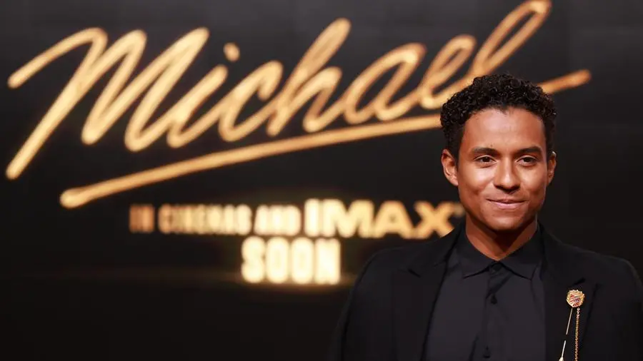 Con il film “Michael”, la musica del re del pop torna come un dono di Dio