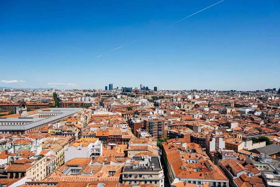 I tetti di Madrid con lo skyline della citt\\u00E0 sullo sfondo. , Getty Images