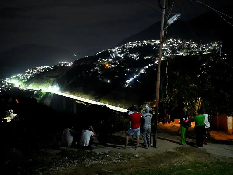 «Ho gli stessi anni della dittatura, a Caracas c’è paura ma stiamo assistendo a qualcosa di storico»