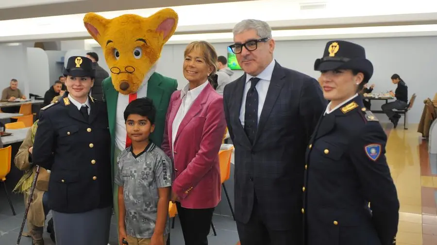 A Milano il pranzo solidale di Natale con la Questura che apre le porte ai più fragili