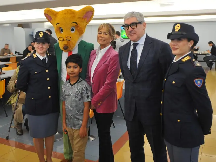 A Milano il pranzo solidale di Natale con la Questura che apre le porte ai più fragili