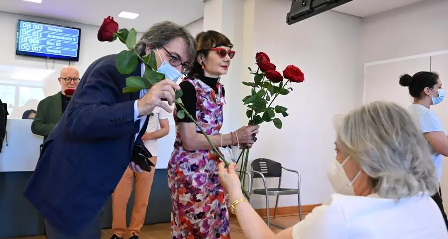 Veronica Pivetti porta il teatro al Day Hospital Oncologico