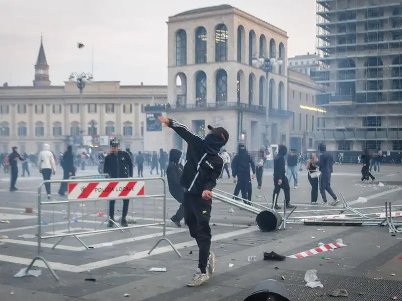 Il pifferaio della paura: quando i social trasformano i ragazzi in una folla senza controllo