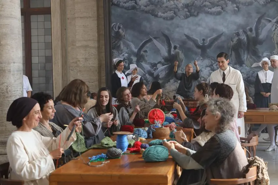 Un’altra immagine di scena della miniserie, in onda il 10 marzo su Rai 1, tratta dal romanzo di Mario Tobino Le libere donne di Magliano.