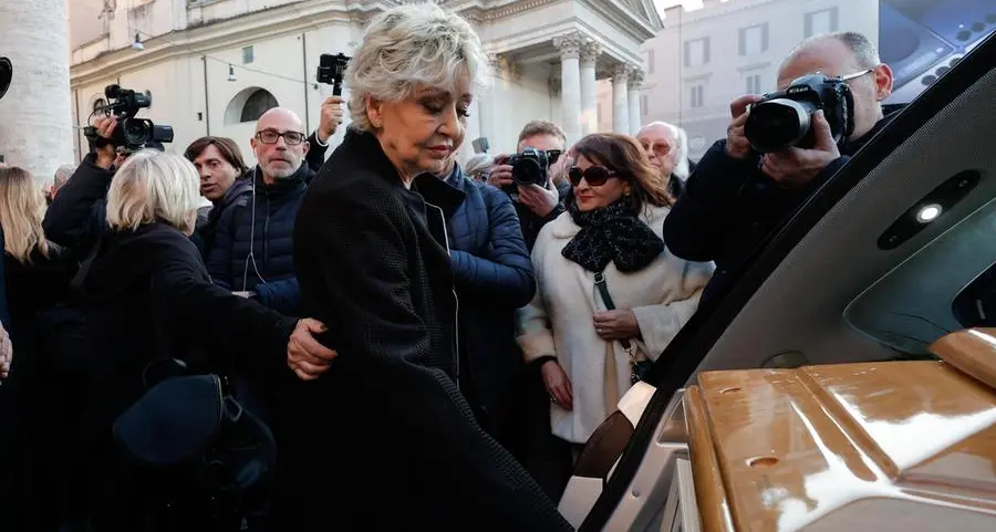 Monsignor Staglianò parla di Enrica Bonaccorti. \"La sua una scrittura alla ricerca dell'Amore\"